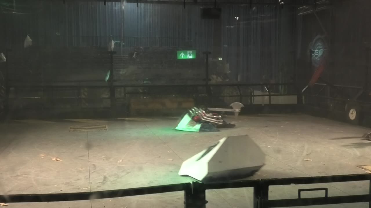 Robots Live K2 Crawley 2023: Apollo Vs Vulcan (2)