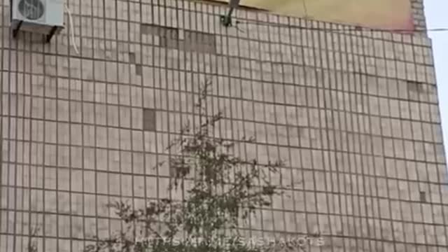 In Melitopol, which is under the control of Russian troops, Bandera slogans are being torn down