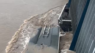 Pontoon's Collide at Goodwill Bridge During Storm