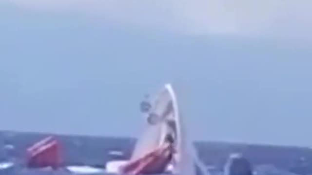 Super-yacht sinks off Italiancoast