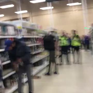 In Inghilterra le nuove risorse entrano un un supermercato...