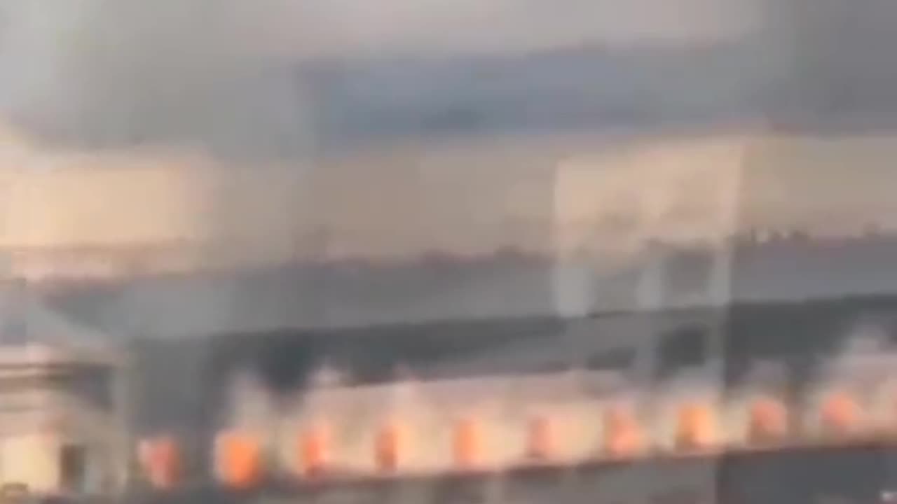 In Marseille, migrants burned one of the largest libraries in 🇫🇷