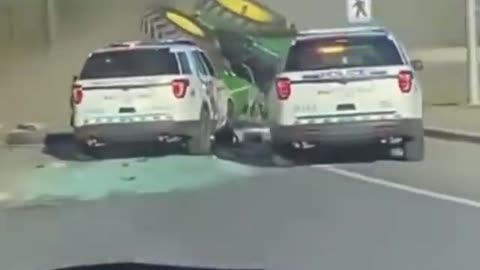 🚔 🚜