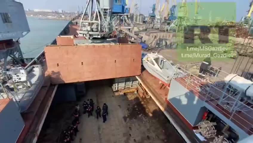 Unloading of the large landing ship "Orsk" in the port of Berdyansk