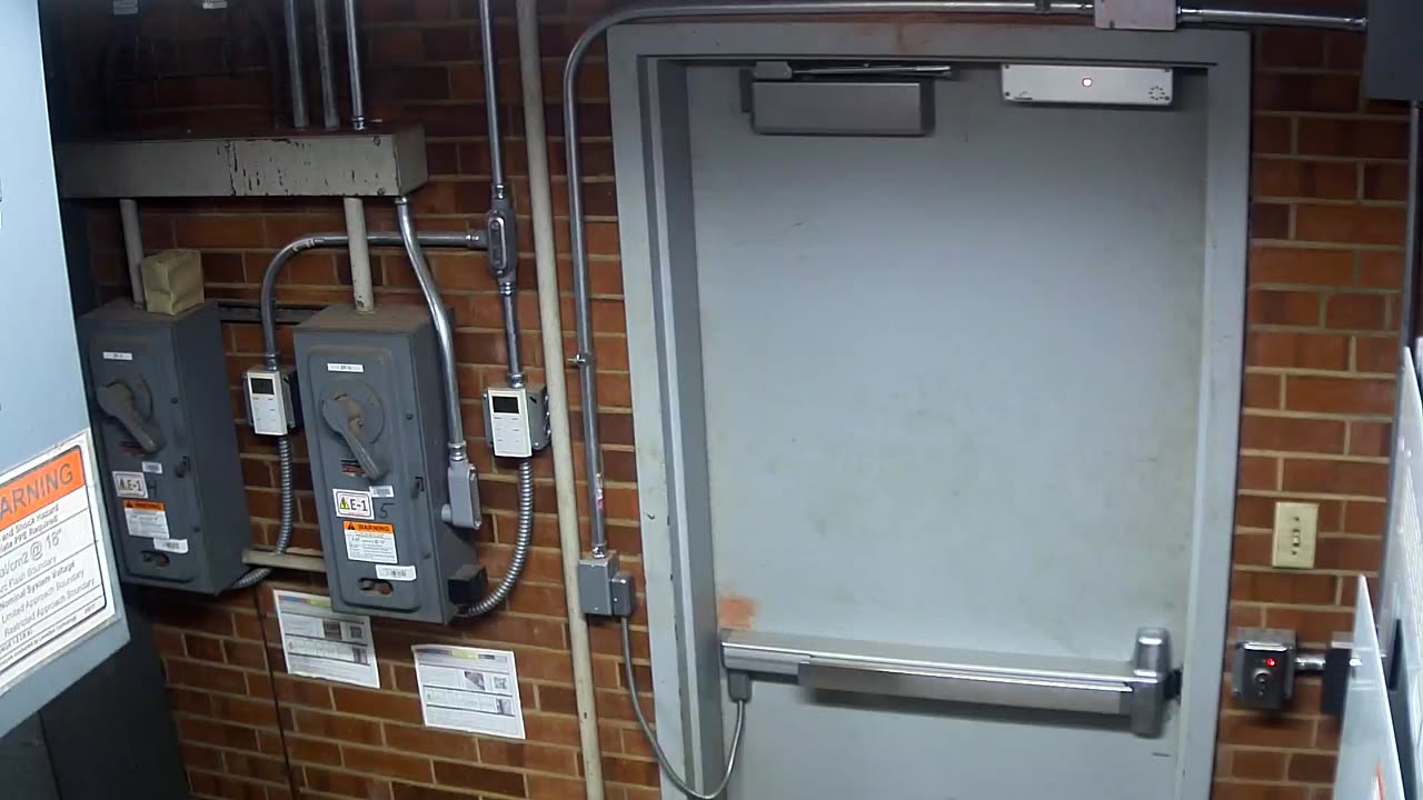 6097RHOBSBSB353ALoadingDockDoor_2021-01-05_02h20min01s413ms.mp4