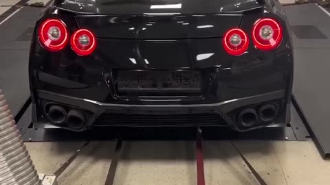 Nissan GTR ⭕⭕\____/⭕⭕