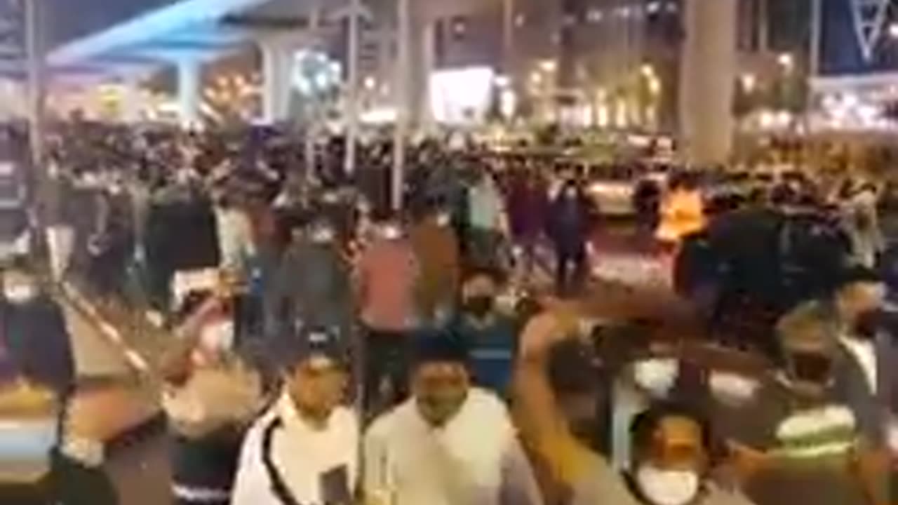 Dubai protest people favor of Imran Khan