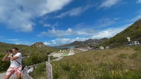 360°: Landing Plane Nearly Hits Tourist