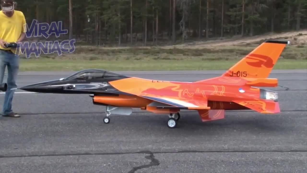 Top 10 Biggest / Largest RC Airplanes In The World [VIDEOS]