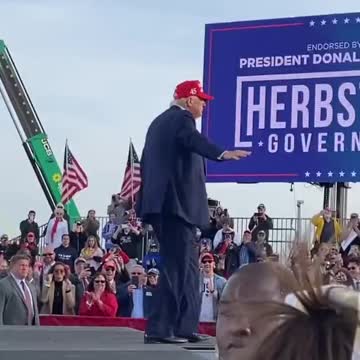 MUST WATCH: New Trump Rally Dance Just Dropped