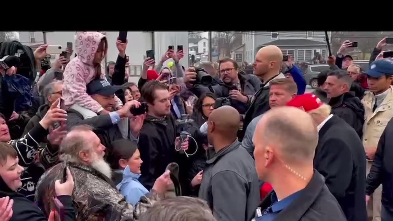 前往“East Palestine,Ohio俄亥俄州_東巴勒斯坦”，探望、關懷受到火車出軌引起的化學劇毒爆炸，受害的當地民眾並自掏腰包帶來援助物資！守護孩童、熱愛美國 為人民戰鬥，“向川普總統致敬”