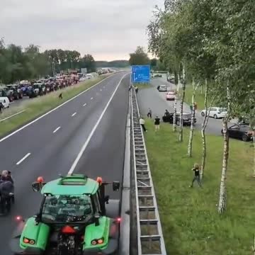 Angry and hungry farmers block the roads nationwide