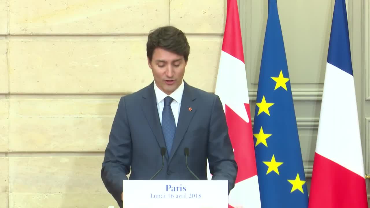 Prime Minister JustinTrudeau delivers remarks with President Emmanuel Macron in Paris