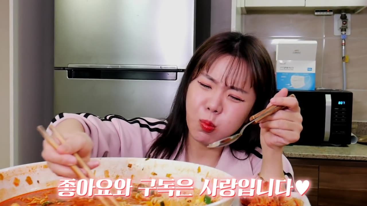 Korean Supersize Spicy Instant noodles EatingshowㅣRamen MUKBANG