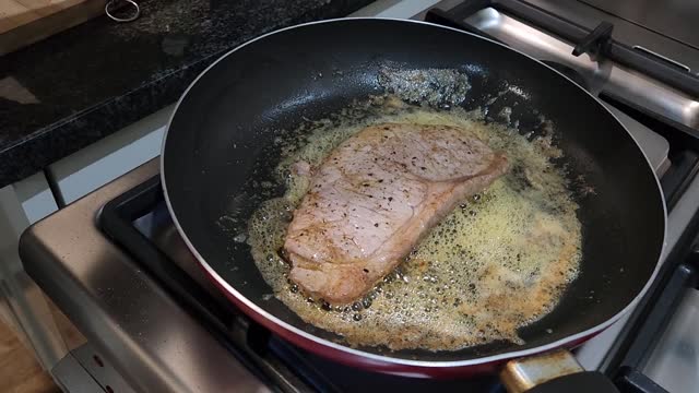 How to cook sirloin steak juicy and tender