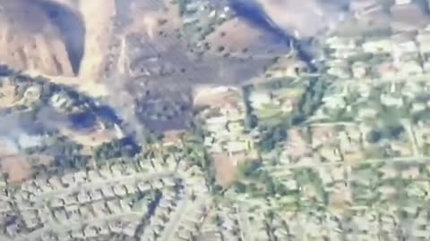 🚨 over 20 homes so far are burning to the ground in Ventura County, California!