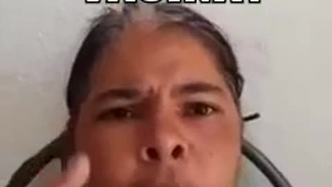 Brasileira indignada com o passaporte da vacina