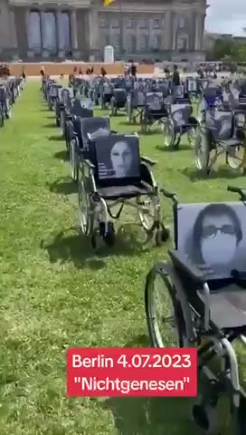 Poignant visual display outside the Bundestag showcasing those killed or injured by the Covid jab.