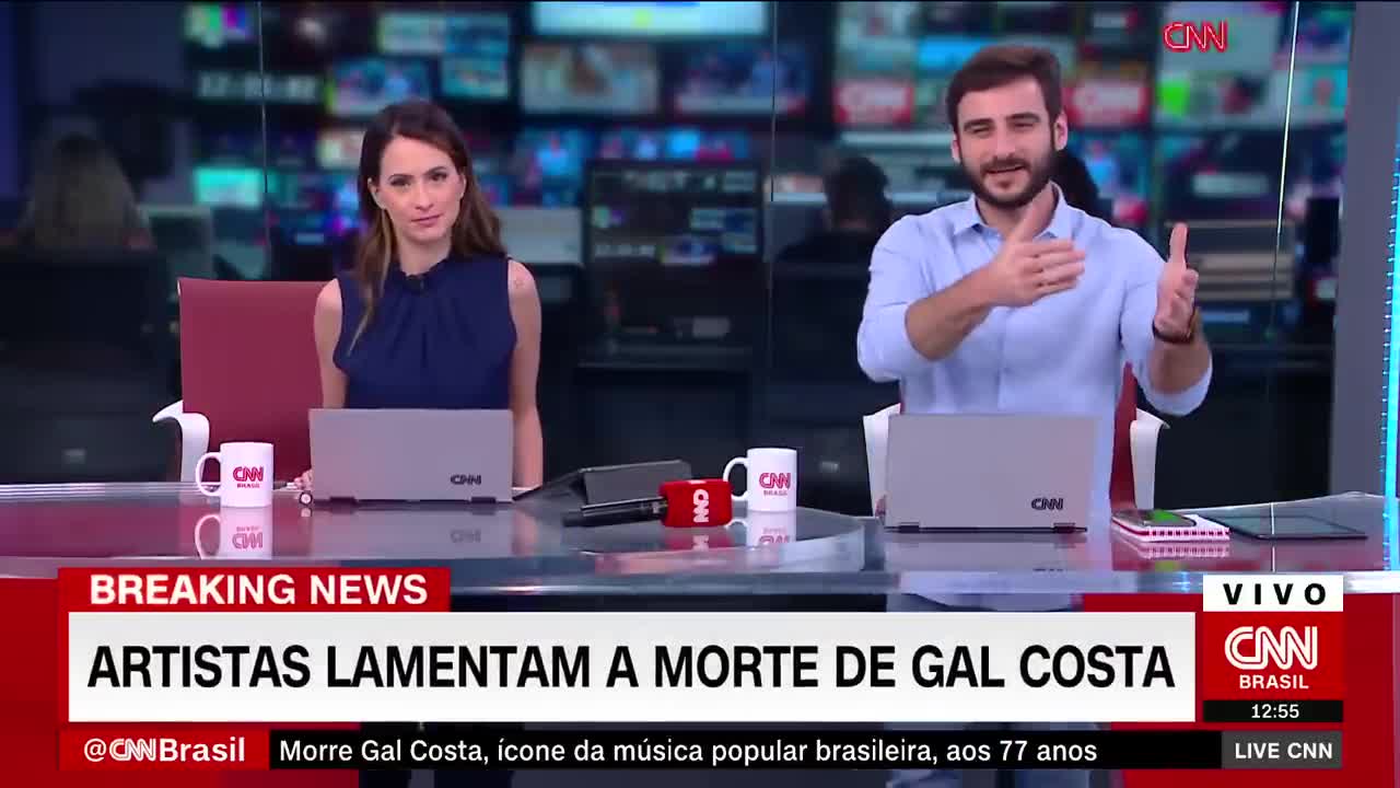 Maria Bethânia lamenta a morte de Gal Costa | LIVE CNN