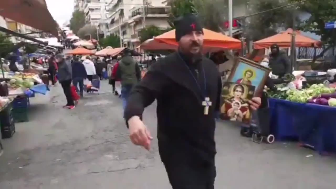 Ο ΑΜΟΝΑΧΟΣ ΦΩΤΙΟΣ "ΕΥΛΟΓΕΙ" ΤΟΥΣ "ΧΑΡΑΓΜΕΝΟΥΣ" ??