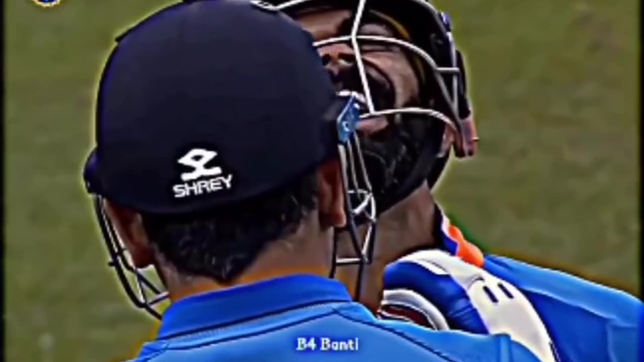 Ms. Dhoni smash biggest six in front of virat kholi