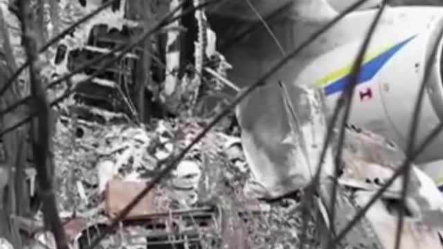Russian paratroopers destroyed airportnearKyiv