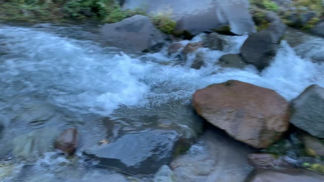 Oregon – Mount Hood – The Beautiful Zig Zag River – 4K