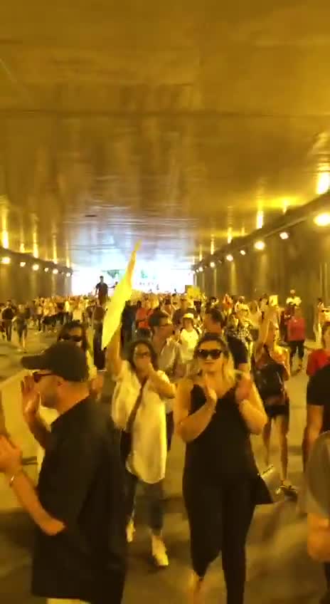 France… Protests against NATO and the EU are increasing throughout Europe… Liberté 🇫🇷