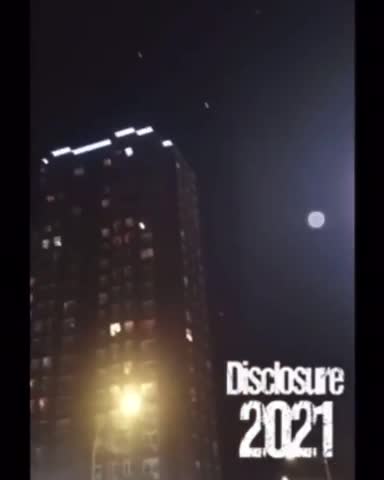 A RESIDENT OF BRONX NEW YORK FILMED THREE UFO OF GOD ANGELS IN THE FORMATION OF A TRIANGLE🕎 Psalms 103:20 “Bless the LORD, ye his angels, that excel in strength, that do his commandments, hearkening unto the voice of his word.”