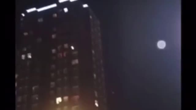 A RESIDENT OF BRONX NEW YORK FILMED THREE UFO OF GOD ANGELS IN THE FORMATION OF A TRIANGLE🕎 Psalms 103:20 “Bless the LORD, ye his angels, that excel in strength, that do his commandments, hearkening unto the voice of his word.”