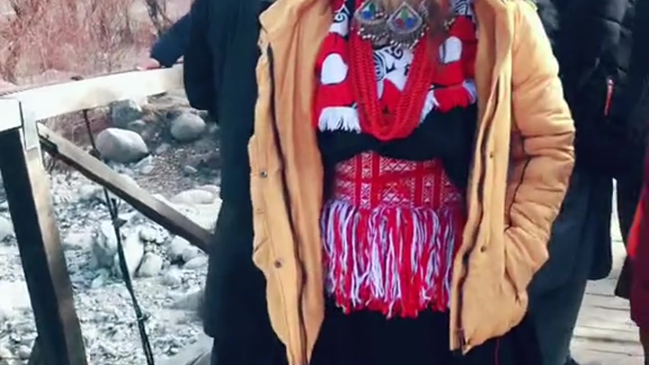 girls kalasha