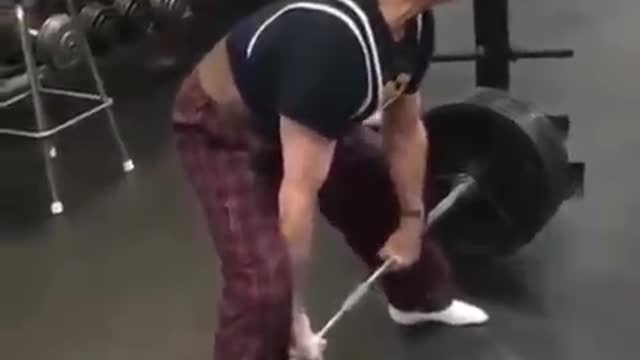 Old Man Deadlifts 405 Pounds..For 2 Reps! #deadlifts #shorts #powerlifting #power
