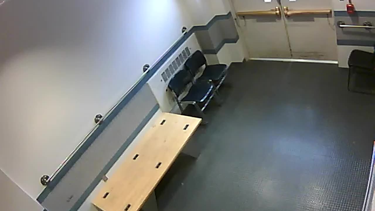1657HQOB02PrisonerProcessingLobby_2021-01-06_09h00min00s477ms.mp4