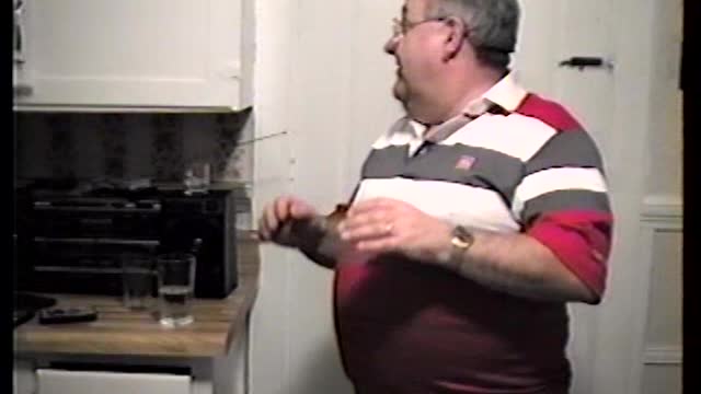 Dood Sings and Dances to Up on the House Top! RIP Dood.
