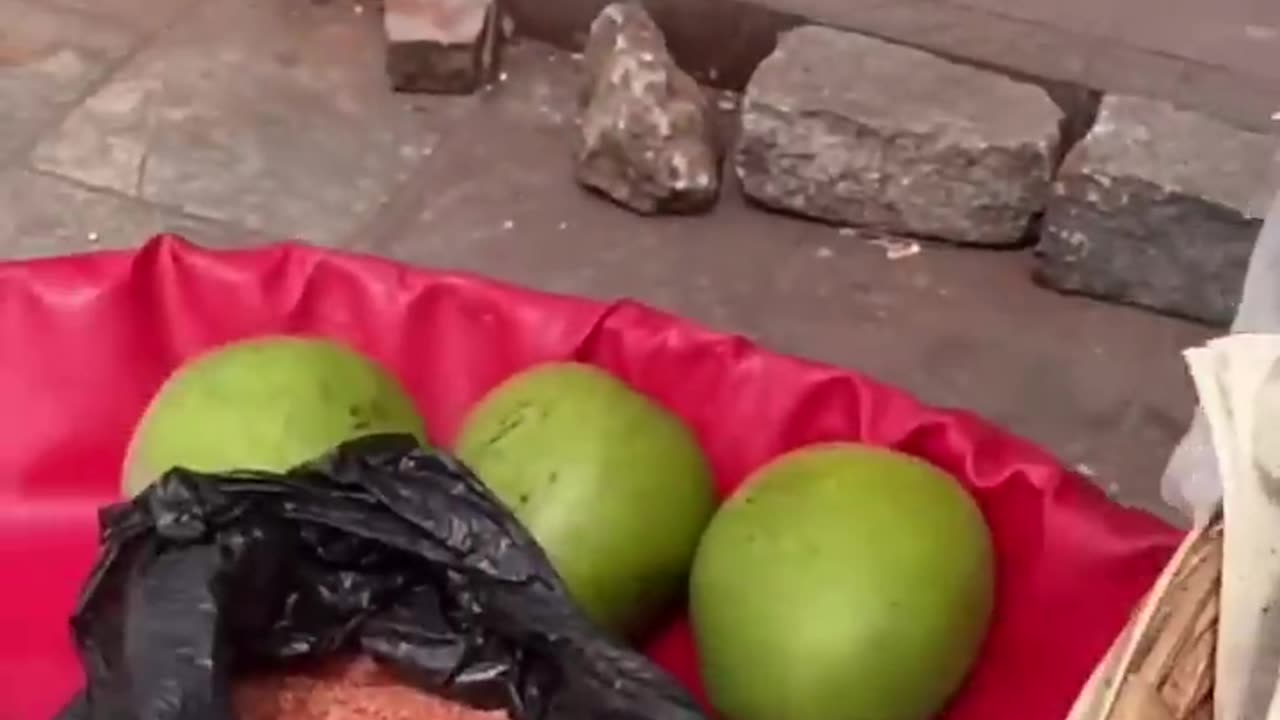 Mango cutting skills