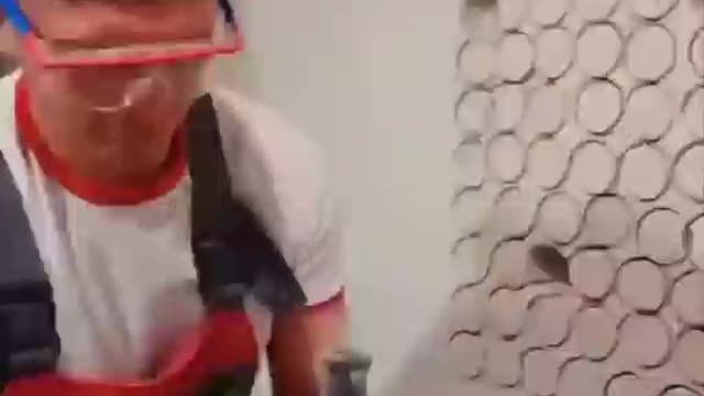 Satisfying Videos Of Workers Doing Their Jobs Very Well