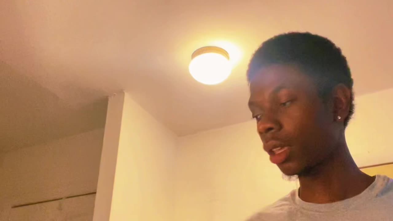 When You’re Tryna Let A Deep Sleeper Know Their Alarm Is Ringing