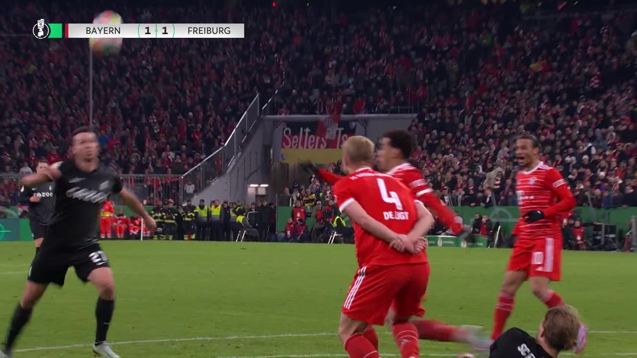 LAST-MINUTE Penalty shocked Bayern - FC Bayern München vs. SC Freiburg 1-2 - Highlights - DFB-Pokal