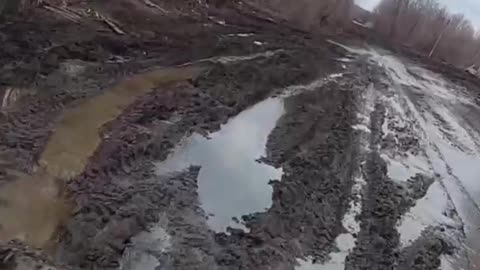 Russian tankers and fighters are advancing in the Svatovsk direction.