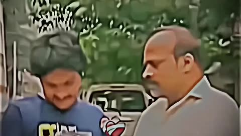 Funny video that will make your day-man records himself mistakenly while recording his friend😂😂😂