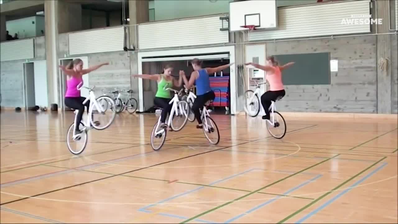 World's Fastest Workers!