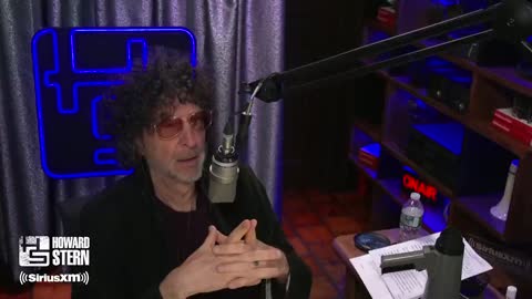 Neil Young is still saying Joe Rogan is lying to his audience about COVID
