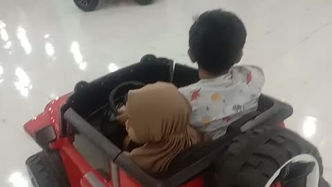 Belajar mengendarai mobil