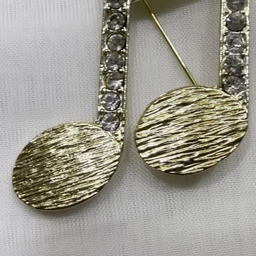 18KGP Austrian Crystal 2” x 1.75” Beam Notes Pin. Musical. Party. Event