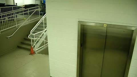 7110CVCULElevator#3Lobby_2021-01-05_03h40min00s237ms.mp4