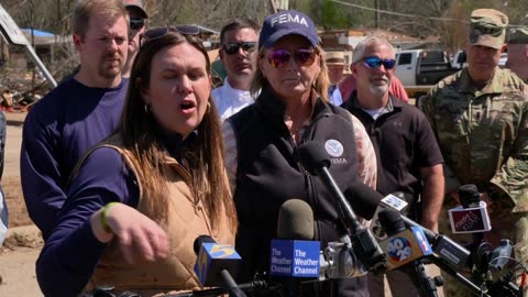 Gov. Huckabee praises recovery crew after storms