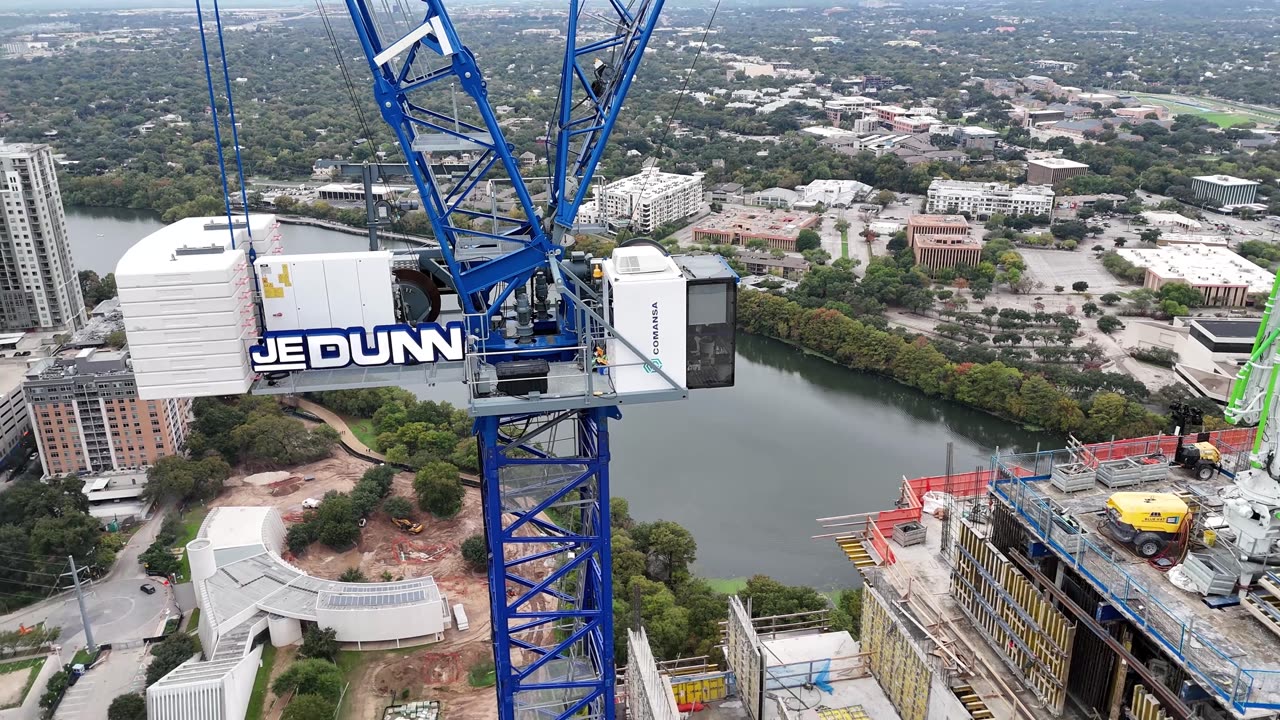 Skyscraper Construction Crane - up close views!
