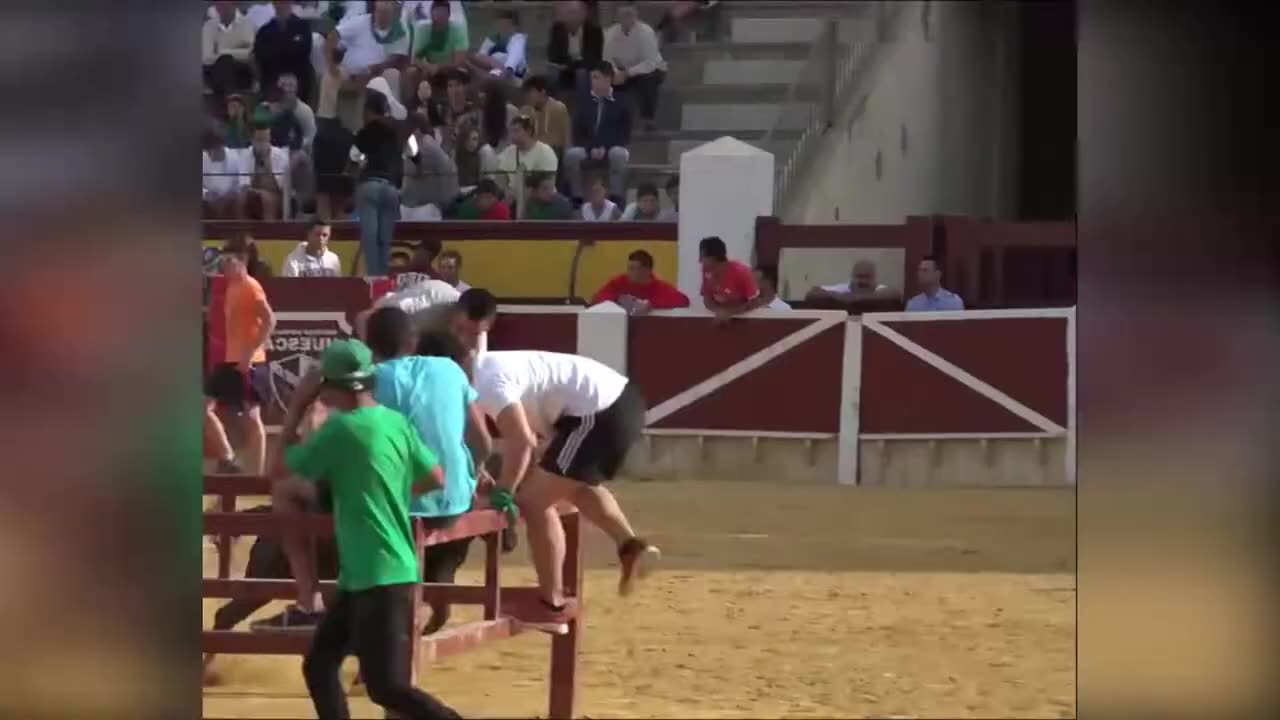 The Funniest Bullfighters in the World