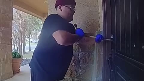 Man in Florida tries to enter the house and robbed