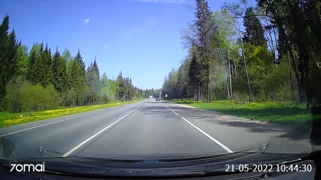 Heavy Braking After Overtaking Causes Accident